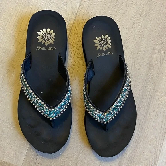 Yellow Box Africa Wedge Turquoise and Black Rhinestone Sandals - Size 6 - Picture 3 of 5